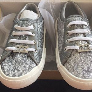 Kids Michael Kors size 9 toddler